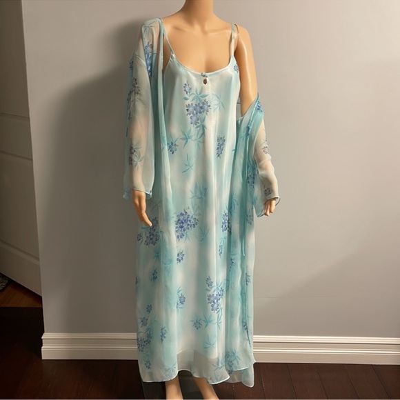 Lord And Taylor Two Piece Night Gown Set